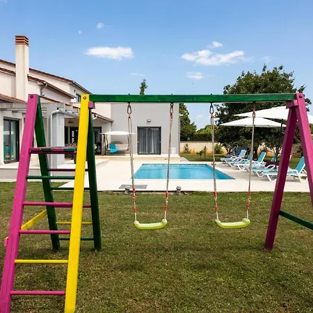 Villa Beautiful Eva With Private Pool Near The Šišan