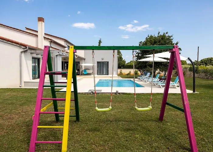 Villa Beautiful Eva With Private Pool Near The Šišan