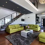 Beautiful Eva With Private Pool Near The