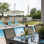 Beautiful Eva With Private Pool Near The Šišan