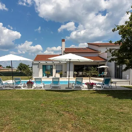 Villa Beautiful Eva With Private Pool Near The Šišan