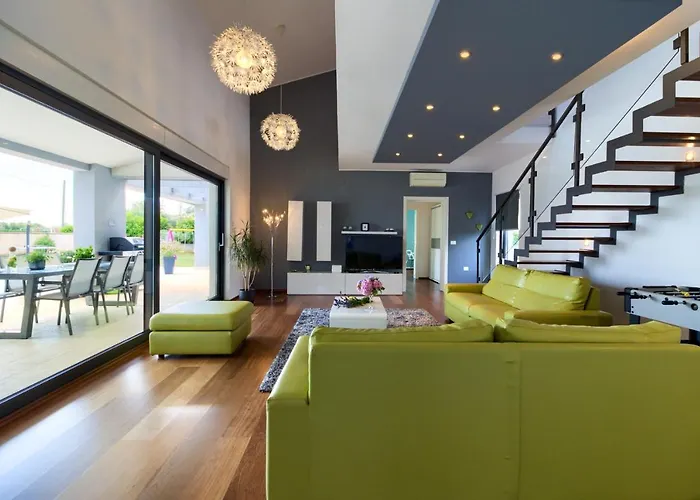 Villa Beautiful Eva With Private Pool Near The Šišan