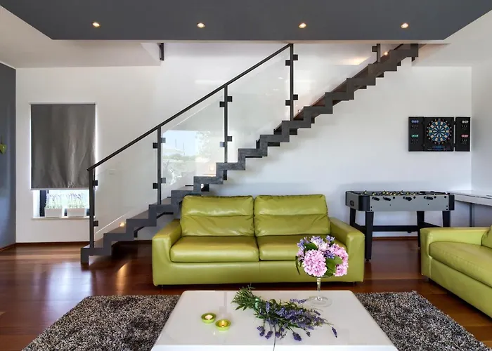 Beautiful Eva With Private Pool Near The Villa