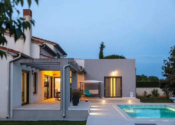 Beautiful Eva With Private Pool Near The * Šišan