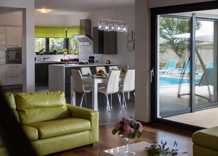 Beautiful Eva With Private Pool Near The Villa *