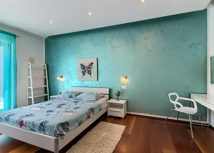 Beautiful Eva With Private Pool Near The