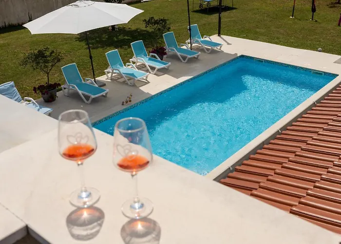 Beautiful Eva With Private Pool Near The