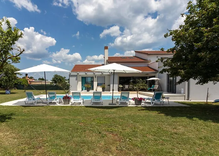 Villa Beautiful Eva With Private Pool Near The Šišan