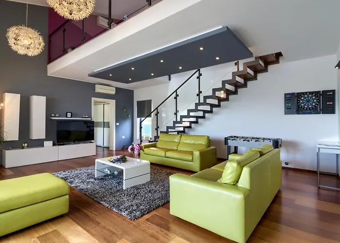 Beautiful Eva With Private Pool Near The Villa