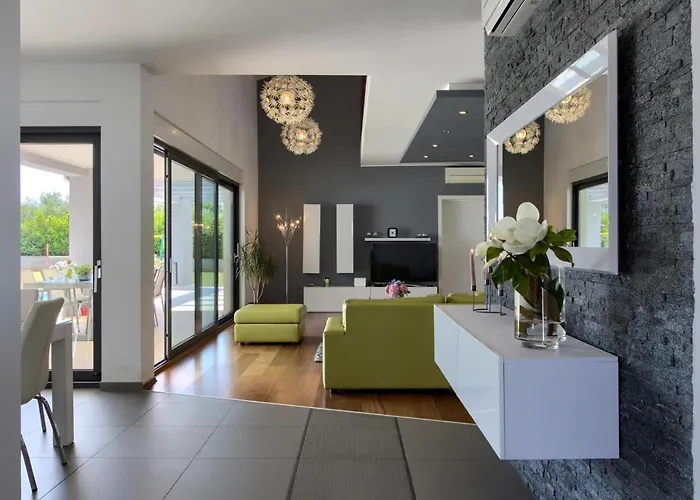 Beautiful Eva With Private Pool Near The Villa *