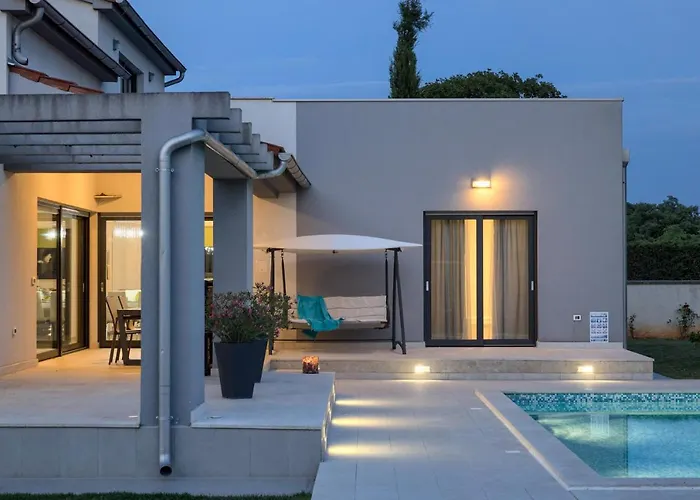 Beautiful Eva With Private Pool Near The Villa