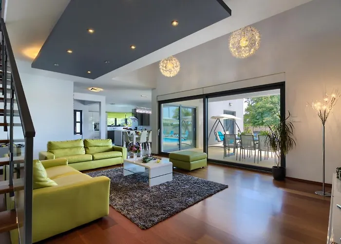 Villa Beautiful Eva With Private Pool Near The Šišan