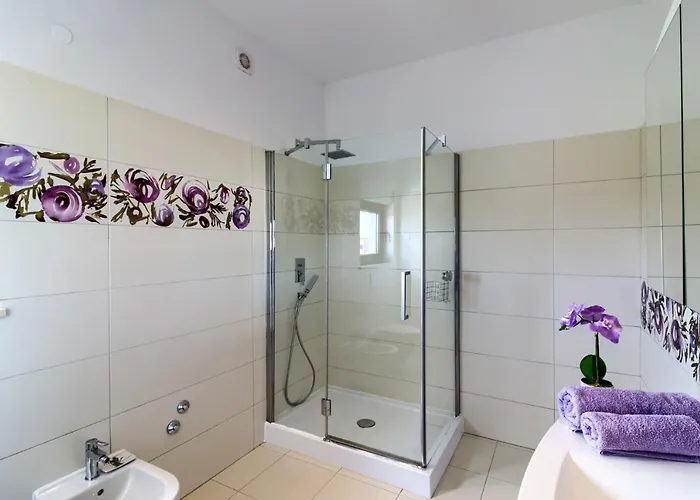 Beautiful Eva With Private Pool Near The Šišan