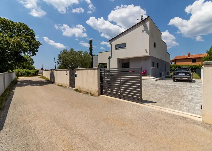 Villa Beautiful Eva With Private Pool Near The Šišan